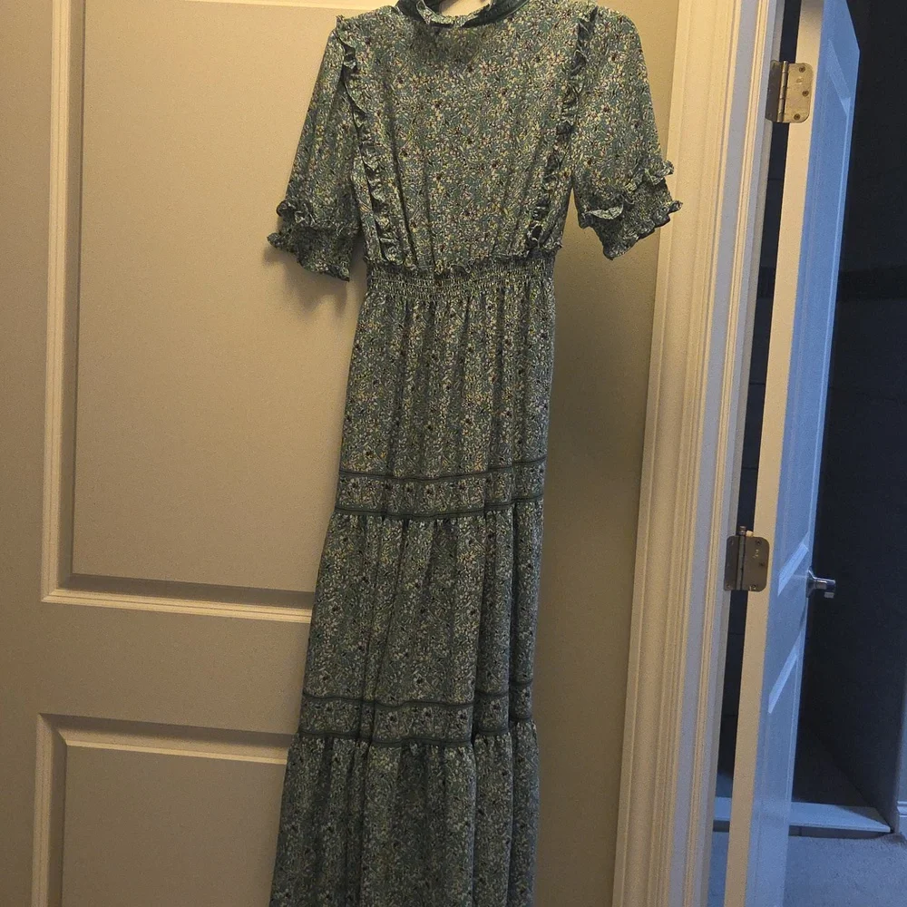 Max Studio Green Floral Ruffle Midi Dress - Picture 4 of 5